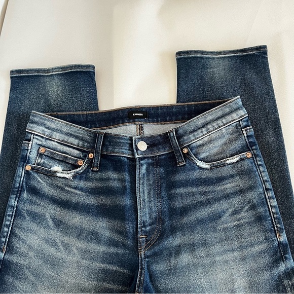 Express size 32 X 32 Slim Straight Evans Blue Denim Jeans Stretchy Distressed - Picture 2 of 6